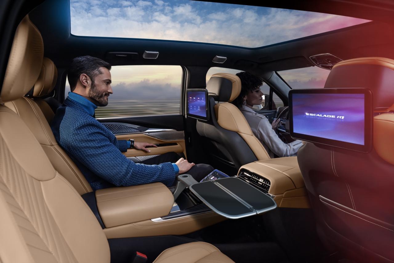 2025 Cadillac Escalade IQ: Closer Look At Executive Seating 2025 Cadillac Escalade IQ: Closer Look At Executive Seating